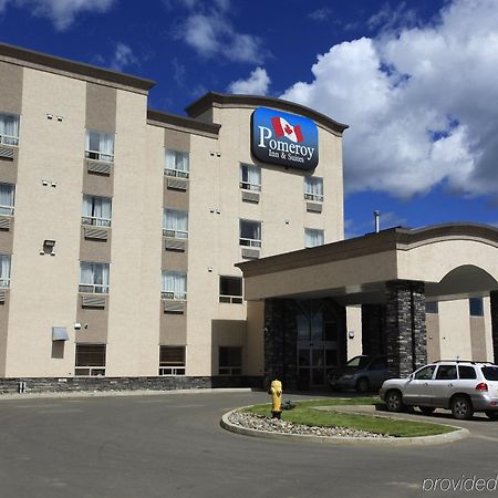 Pomeroy Inn And Suites Chetwynd Екстер'єр фото