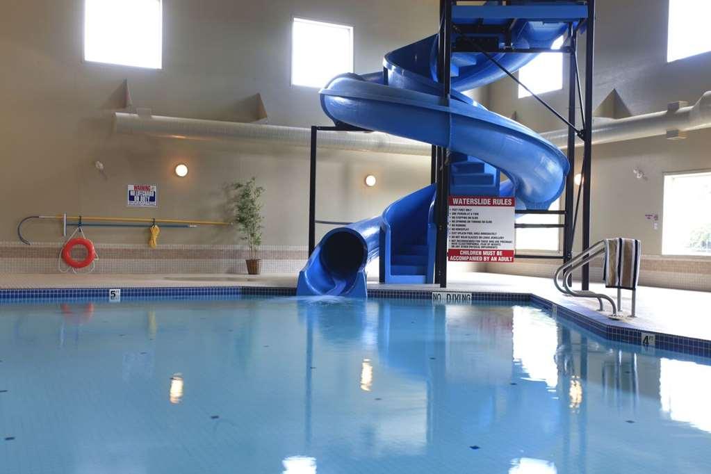 Pomeroy Inn And Suites Chetwynd Зручності фото