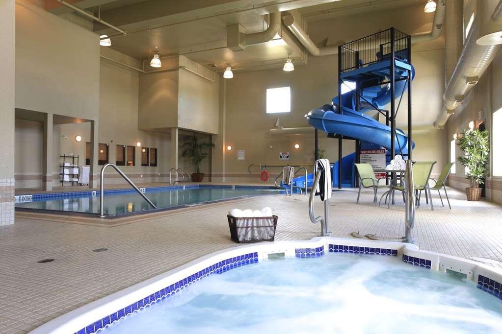 Pomeroy Inn And Suites Chetwynd Зручності фото