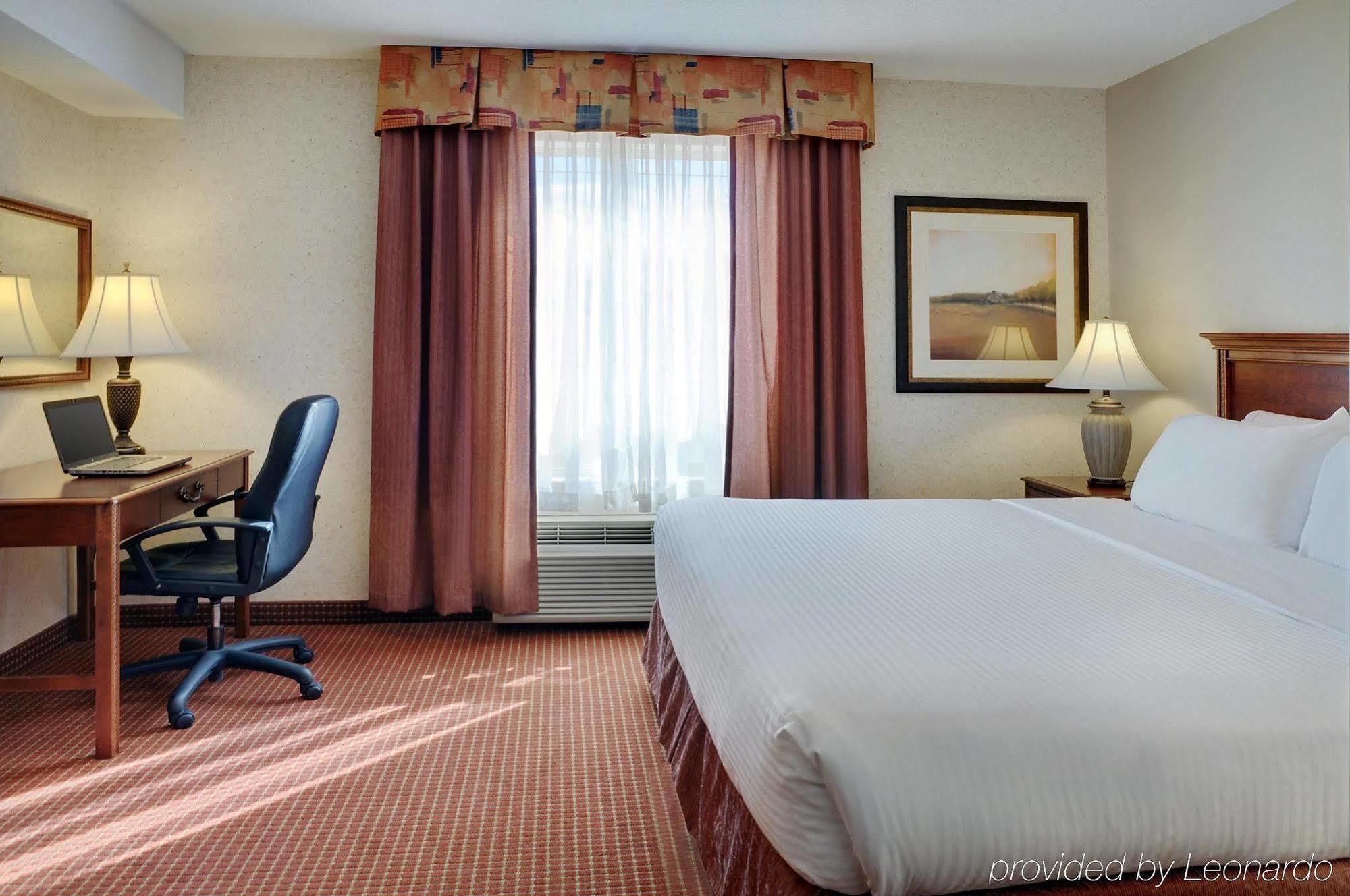 Pomeroy Inn And Suites Chetwynd Екстер'єр фото