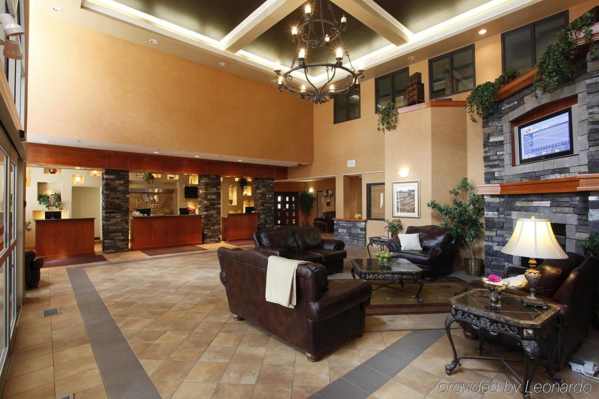 Pomeroy Inn And Suites Chetwynd Екстер'єр фото